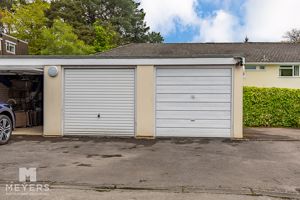 Garage - click for photo gallery